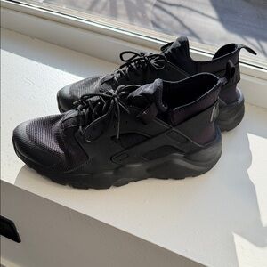 Nike Triple Black Running Shoes